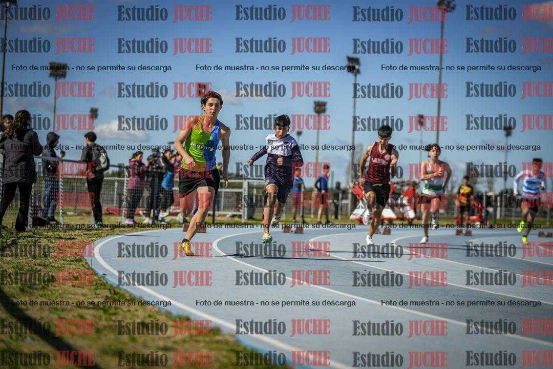 Fotos de los 200 m llanos de varones