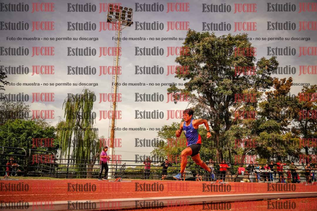 Fotos de los 200 m llanos de varones