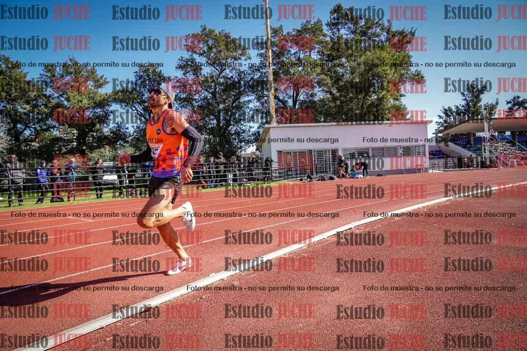 Fotos de los 800 m llanos de varones
