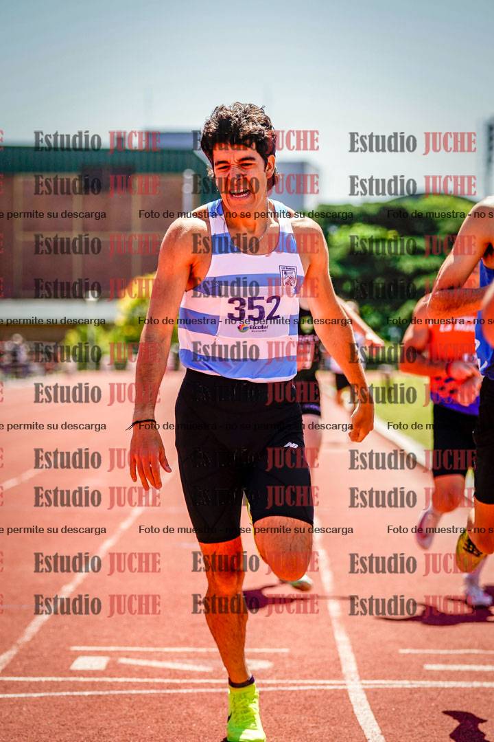 Fotos de los 800 m llanos de varones