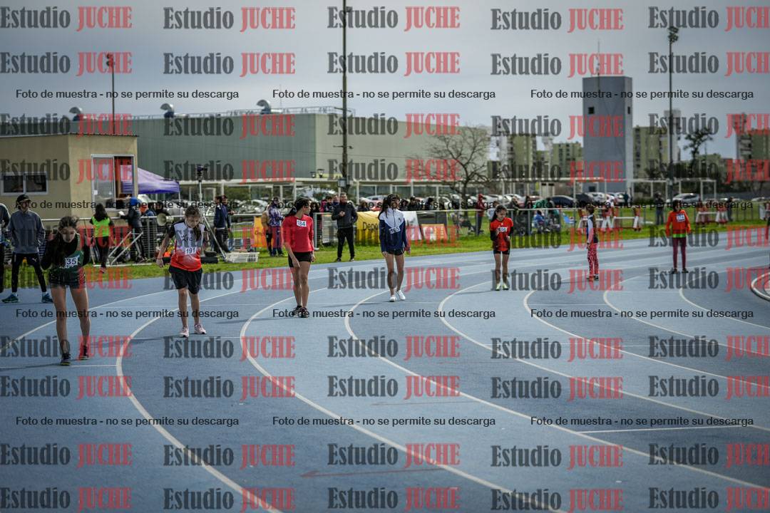 Fotos de los 800 m llanos de mujeres - U14
