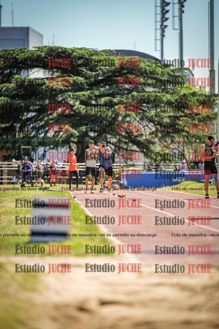 Fotos del salto en largo de varones