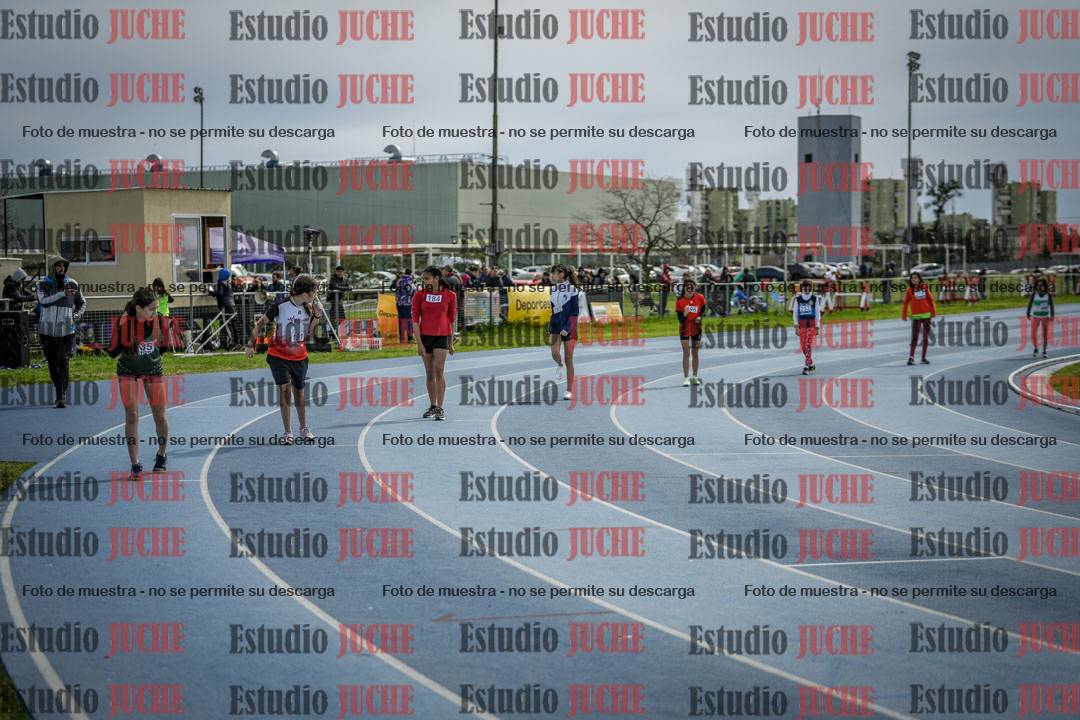Fotos de los 800 m llanos de mujeres - U14