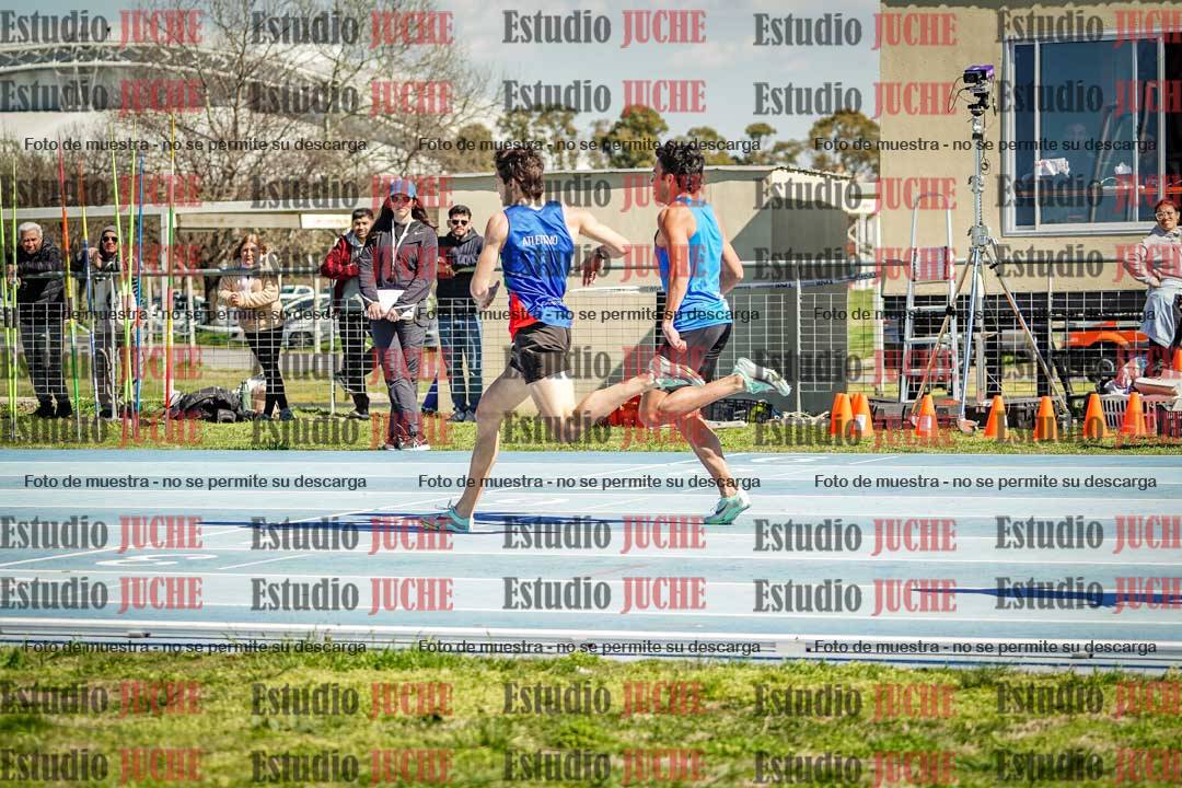 Fotos de los 800 m llanos de varones