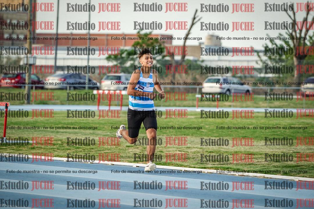 Fotos de los 800 m llanos de varones