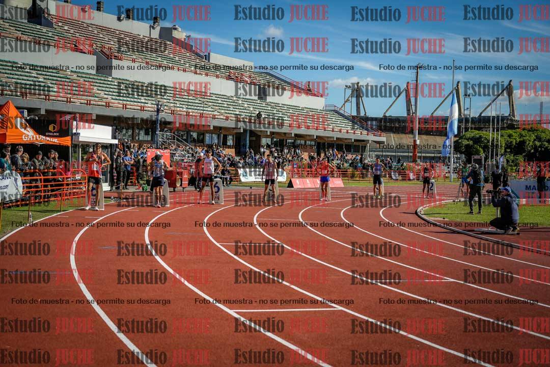 Fotos de los 800 m llanos de varones