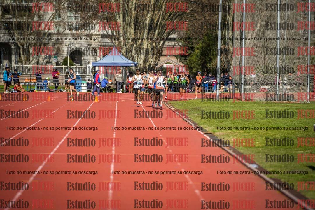 Fotos de los 800 m llanos de varones
