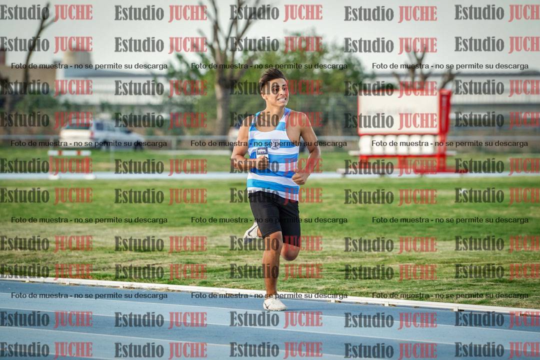 Fotos de los 800 m llanos de varones