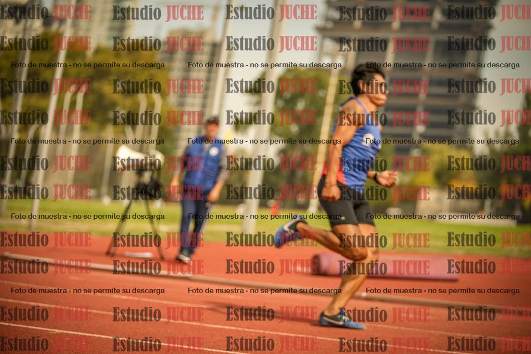 Fotos de los 200 m llanos de varones