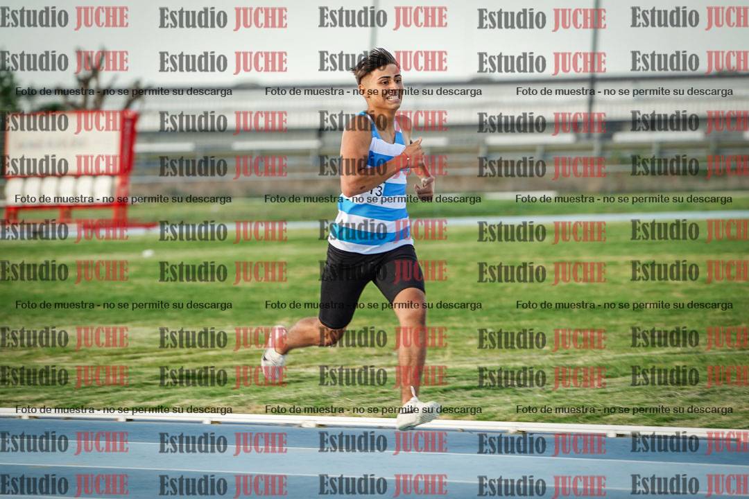 Fotos de los 800 m llanos de varones