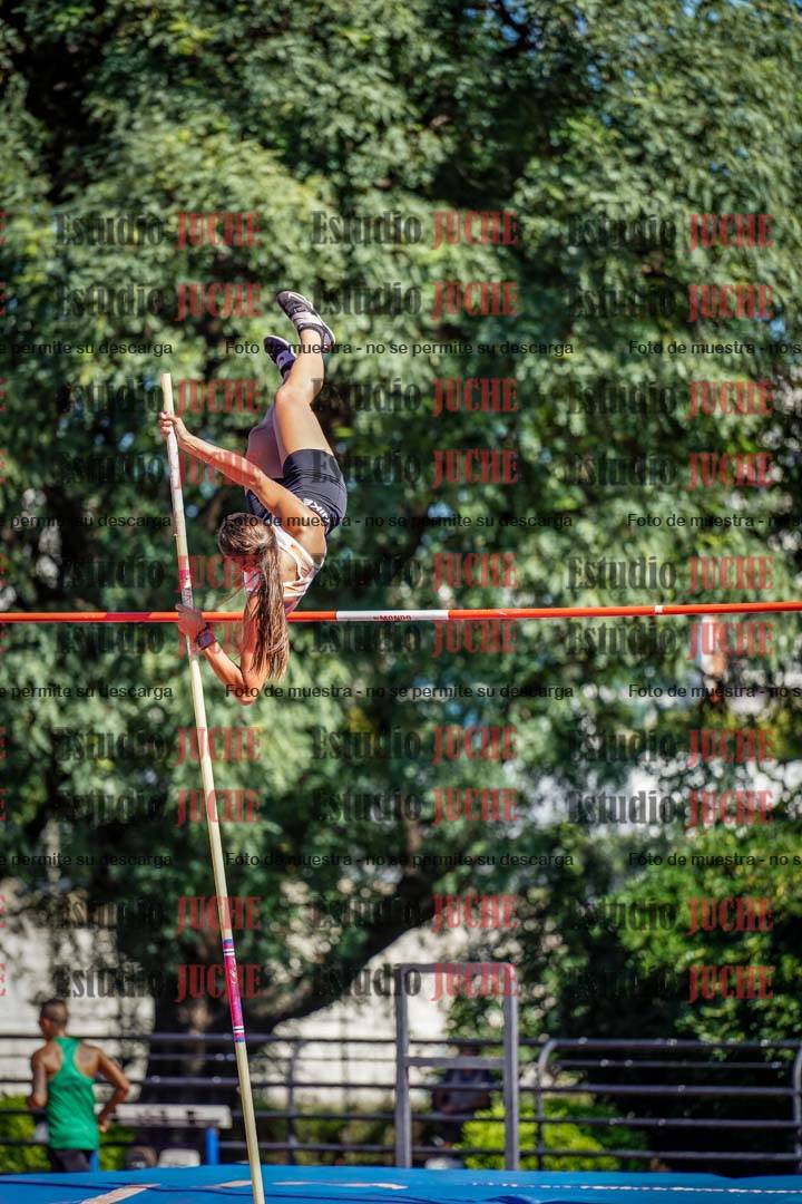 Fotos del salto con garrocha de mujeres y varones
