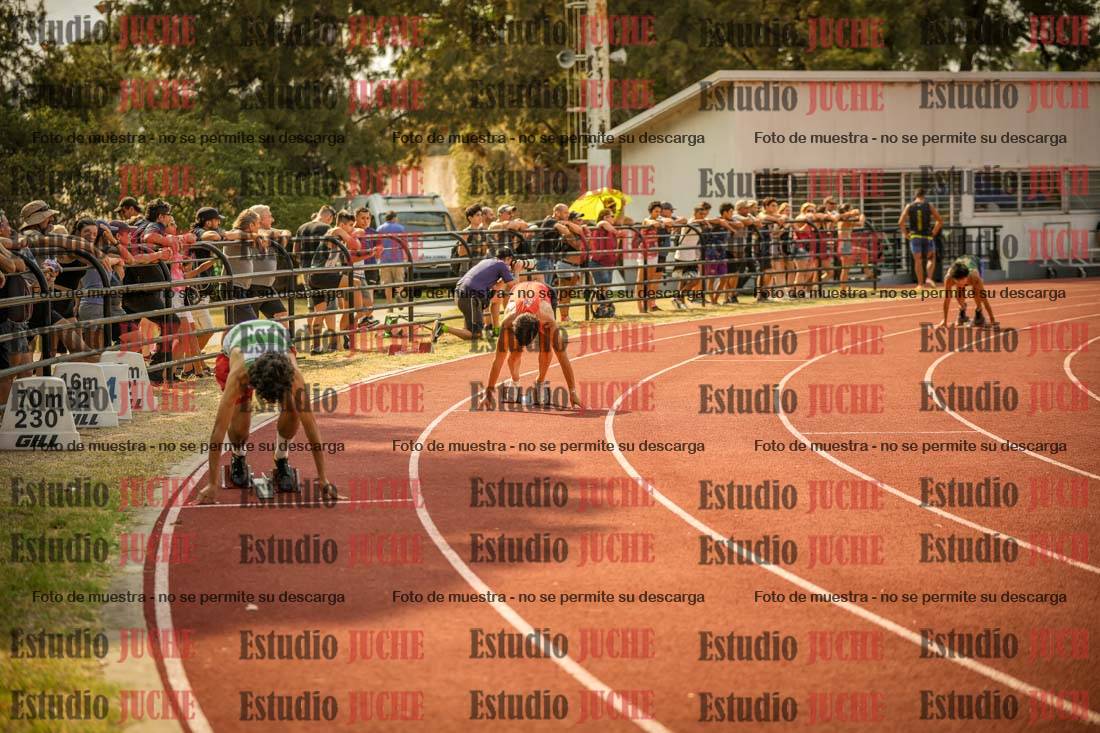 Fotos de los 400 m llanos de varones