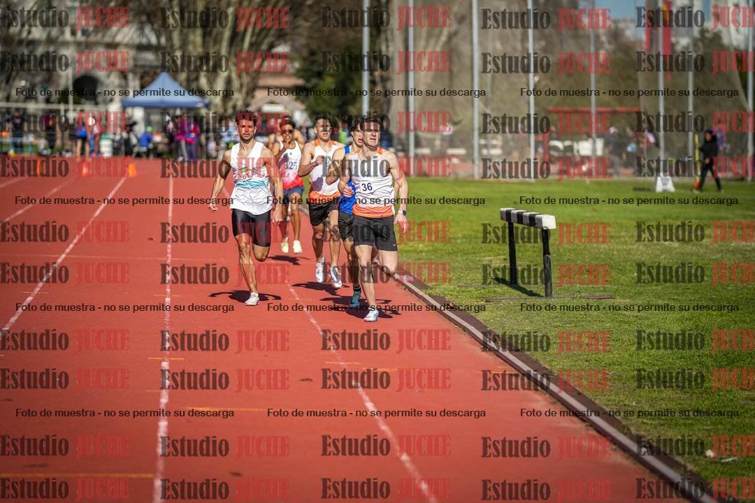 Fotos de los 800 m llanos de varones