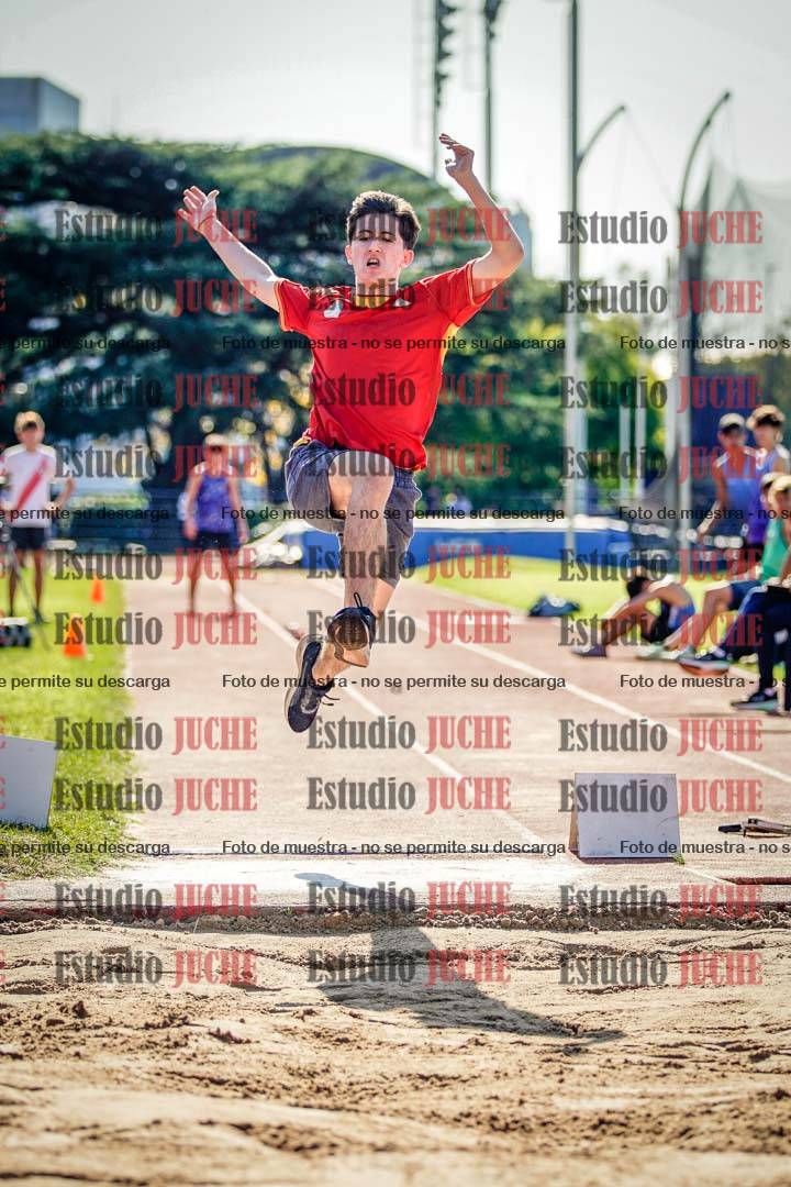 Fotos del salto en largo de varones
