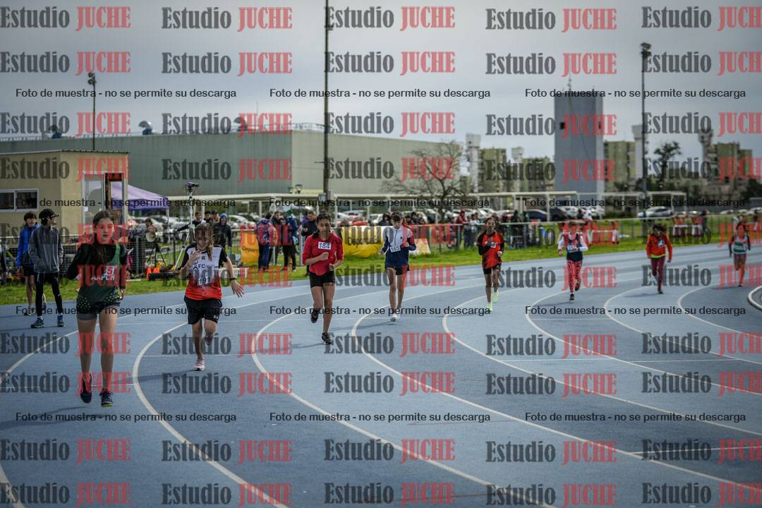 Fotos de los 800 m llanos de mujeres - U14
