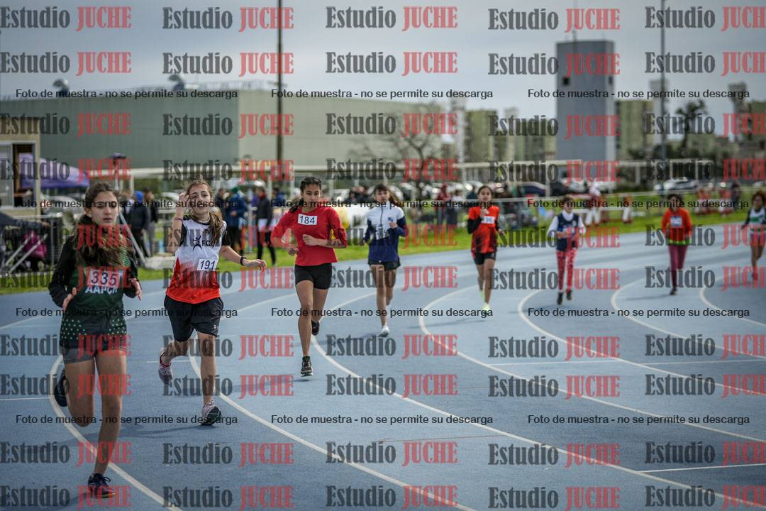 Fotos de los 800 m llanos de mujeres - U14