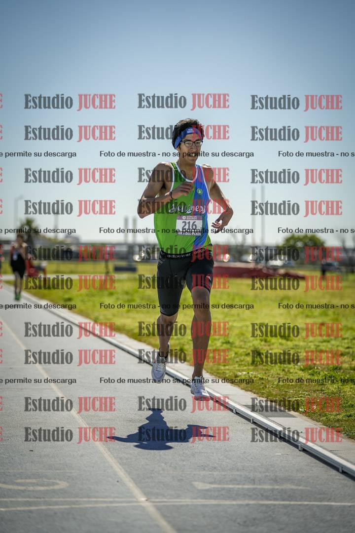 Fotos de los 800 m llanos de varones