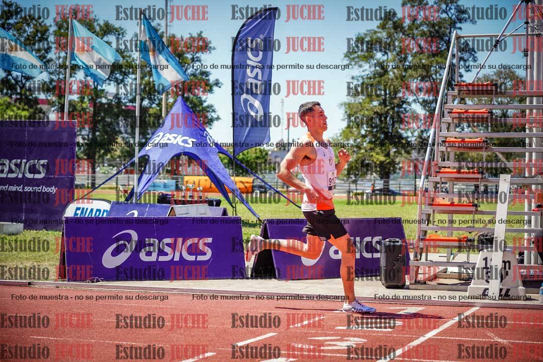 Fotos de los 800 m llanos de varones