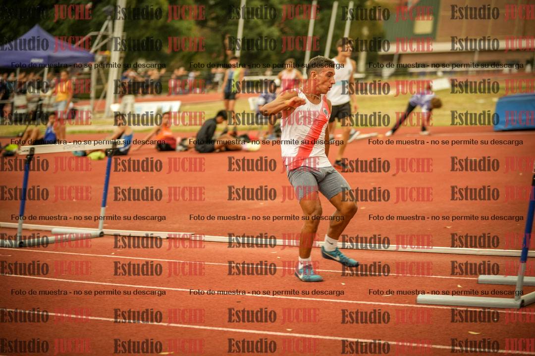 Fotos de los 400 m con vallas de varones