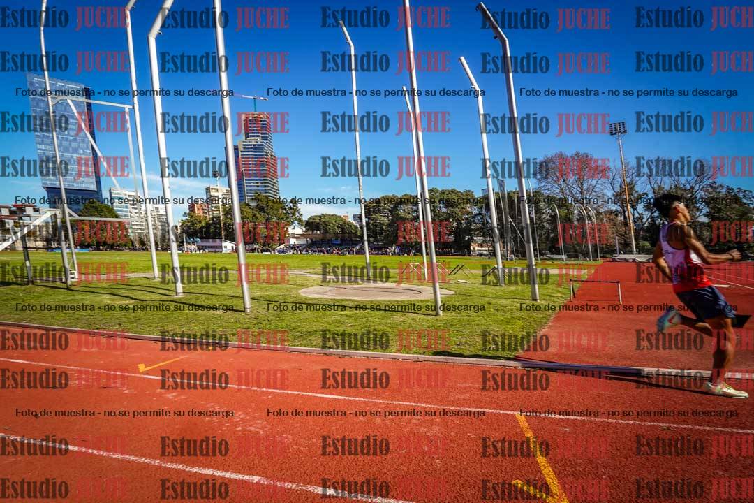 Fotos de los 800 m llanos de varones