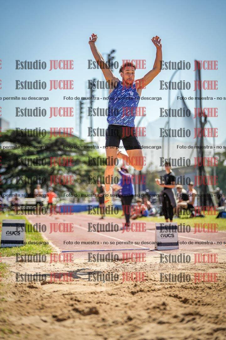 Fotos del salto en largo de varones