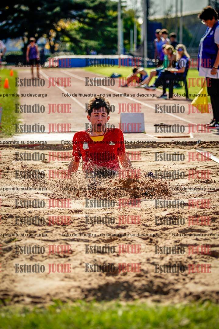 Fotos del salto en largo de varones