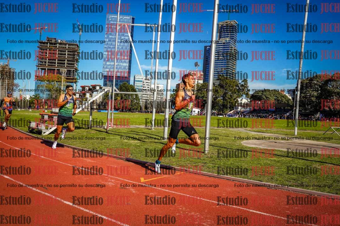 Fotos de los 800 m llanos de varones