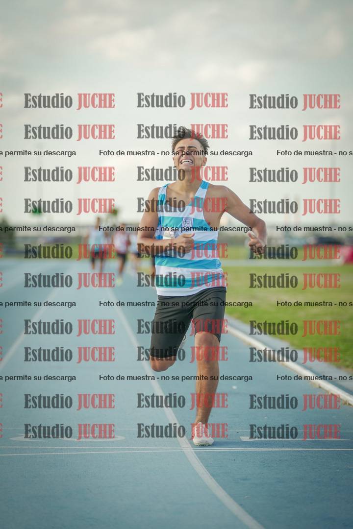 Fotos de los 800 m llanos de varones