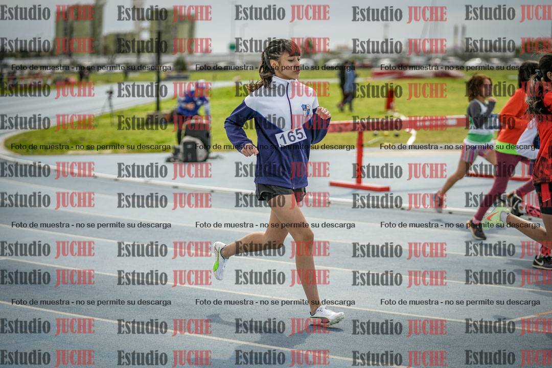Fotos de los 800 m llanos de mujeres - U14