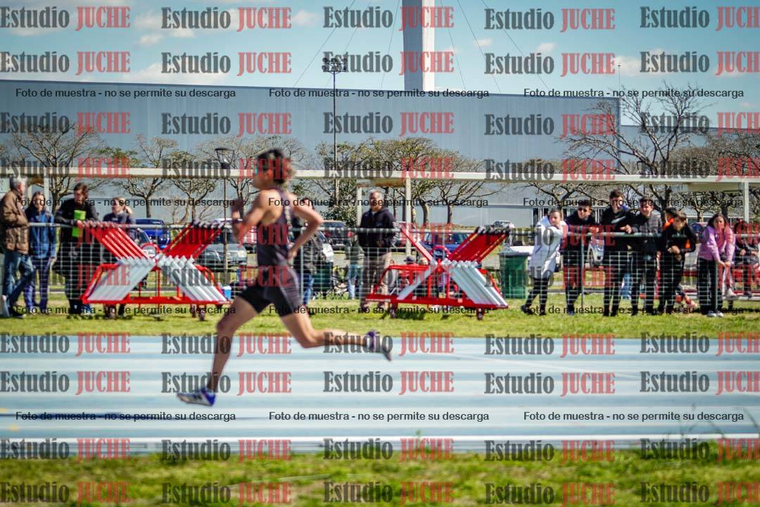 Fotos de los 800 m llanos de varones