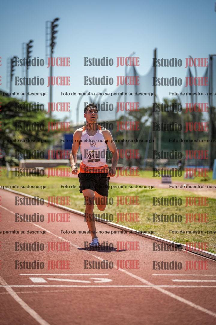 Fotos de los 800 m llanos de varones