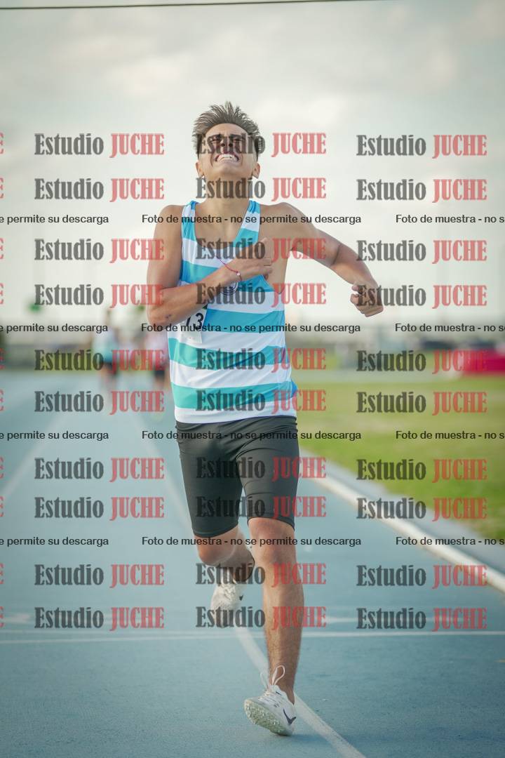Fotos de los 800 m llanos de varones