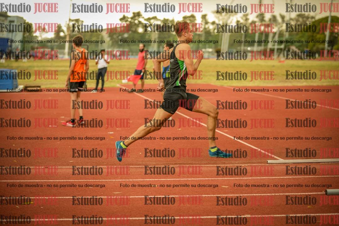 Fotos de los 400 m con vallas de varones