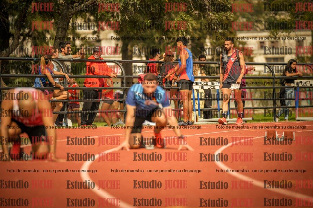 Fotos de los 200 m llanos de varones