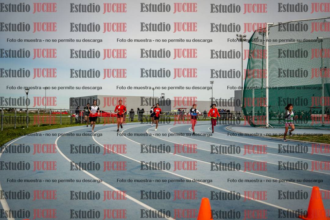 Fotos de los 800 m llanos de mujeres - U14