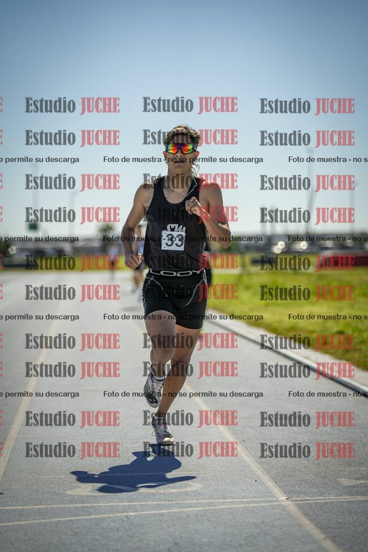 Fotos de los 800 m llanos de varones