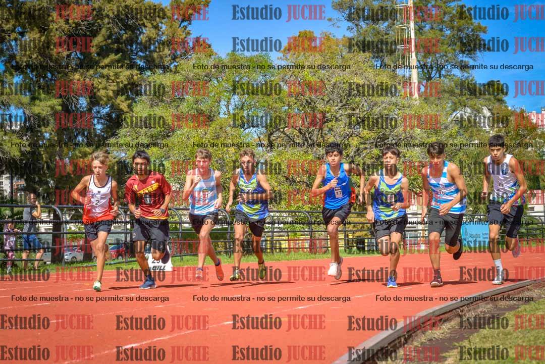 Fotos de los 600 m llanos de varones