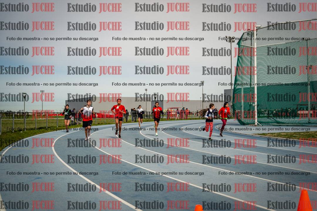 Fotos de los 800 m llanos de mujeres - U14