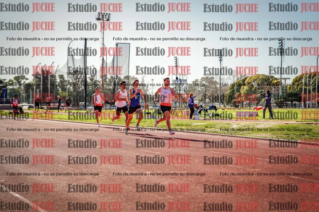 Fotos de los 800 m llanos de varones