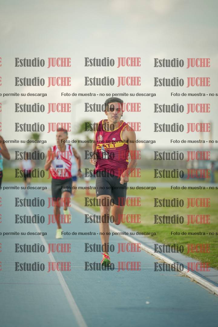 Fotos de los 800 m llanos de varones