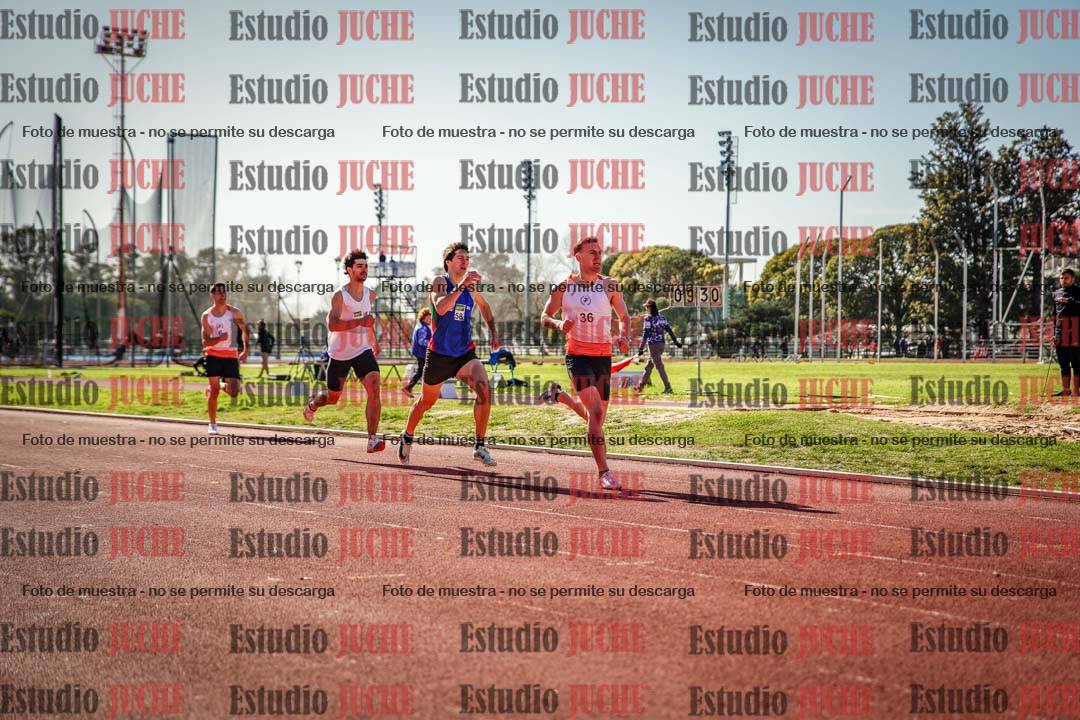 Fotos de los 800 m llanos de varones