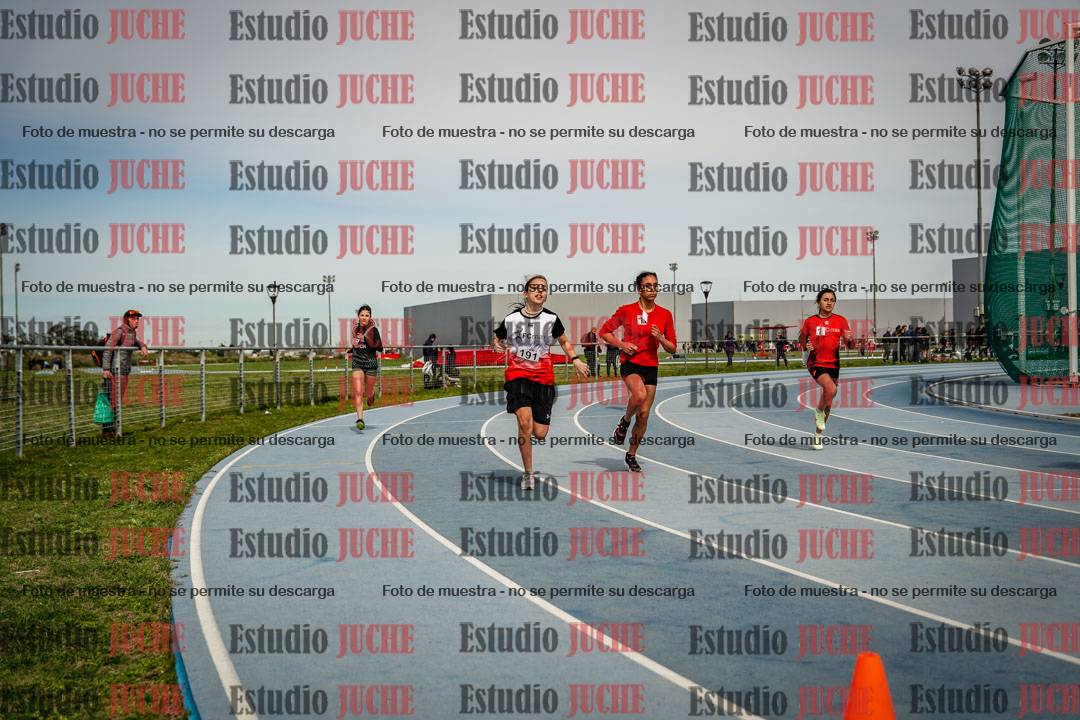 Fotos de los 800 m llanos de mujeres - U14