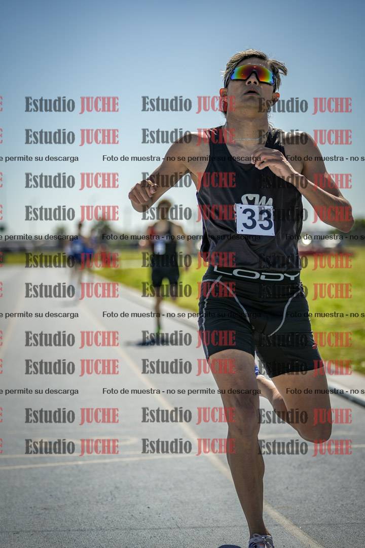 Fotos de los 800 m llanos de varones