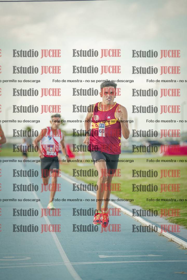 Fotos de los 800 m llanos de varones