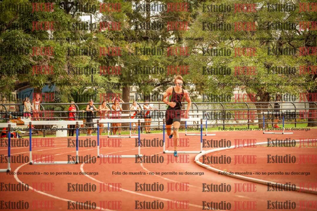 Fotos de los 400 m con vallas de varones