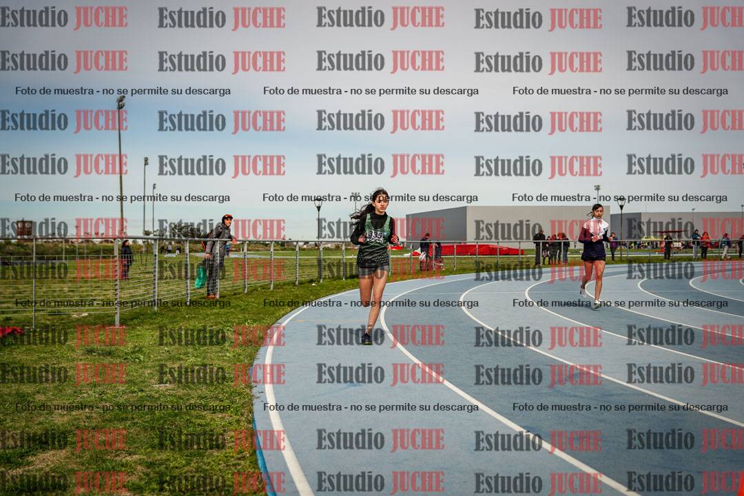 Fotos de los 800 m llanos de mujeres - U14