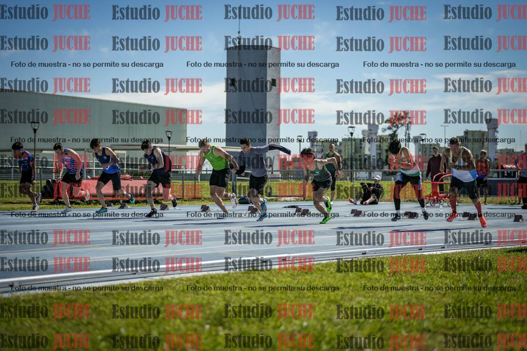 Fotos de los 100 m llanos de varones