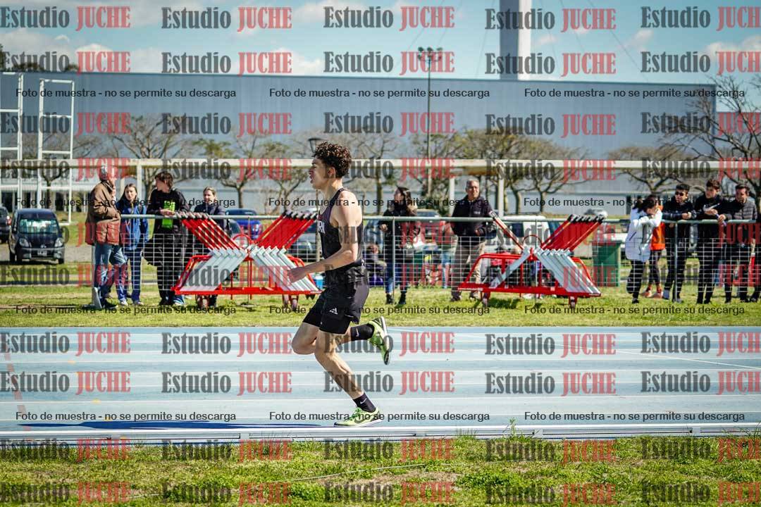 Fotos de los 800 m llanos de varones
