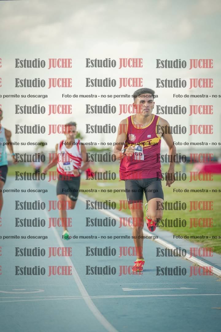 Fotos de los 800 m llanos de varones