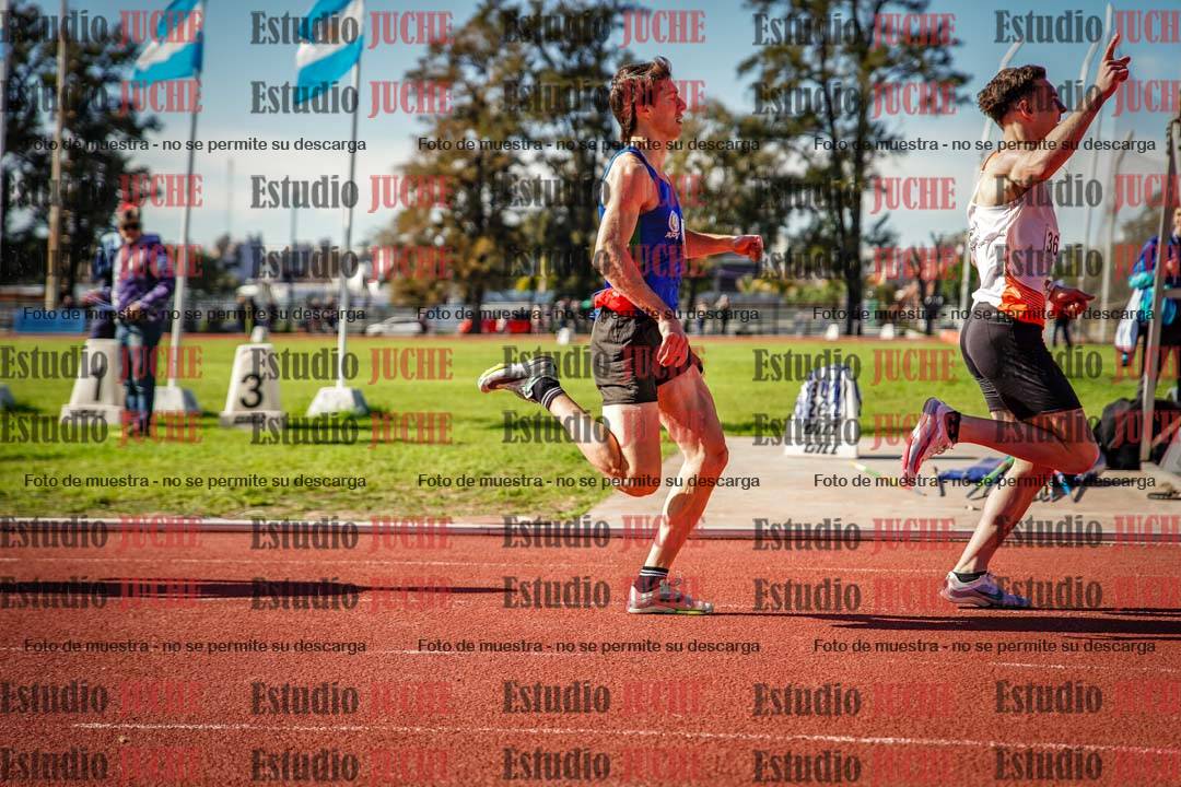Fotos de los 800 m llanos de varones